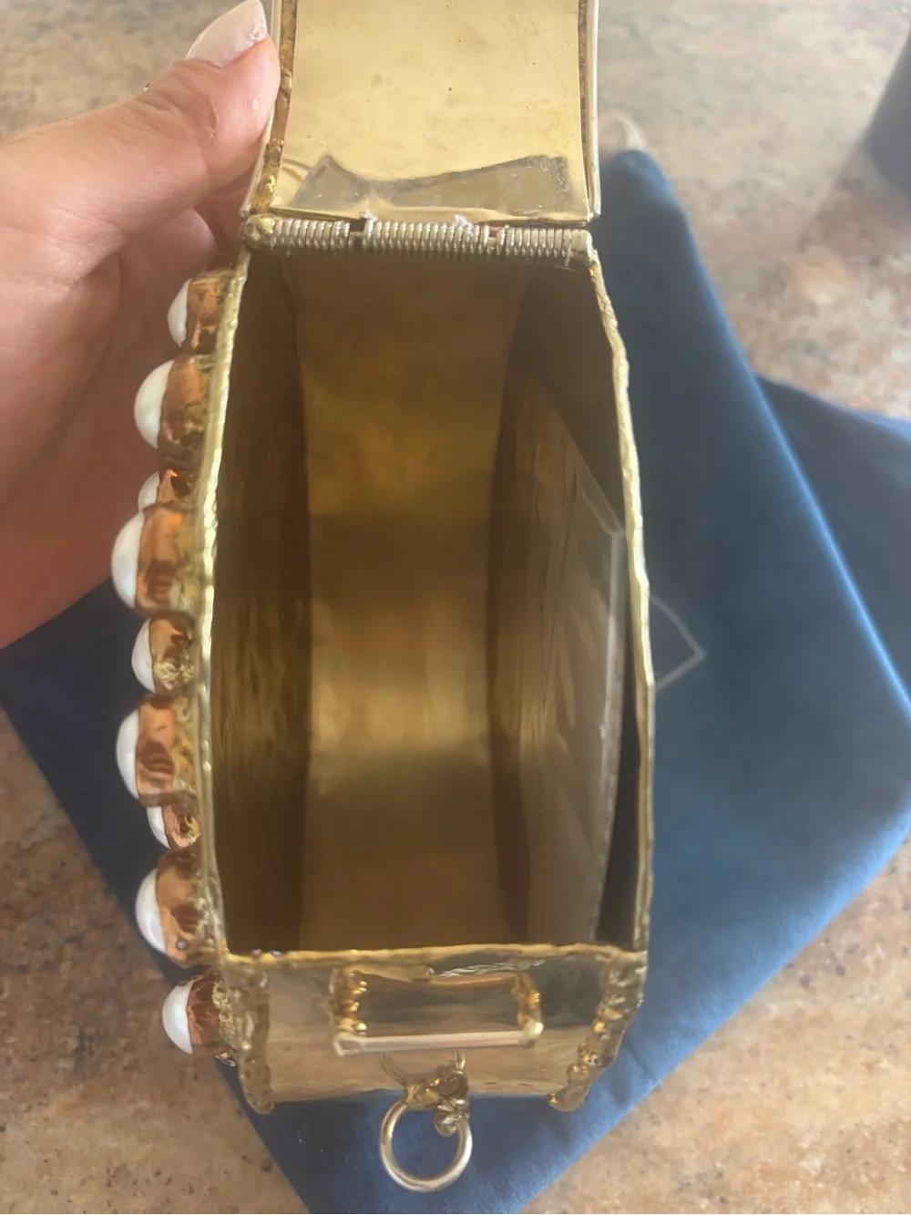 N/A round gold